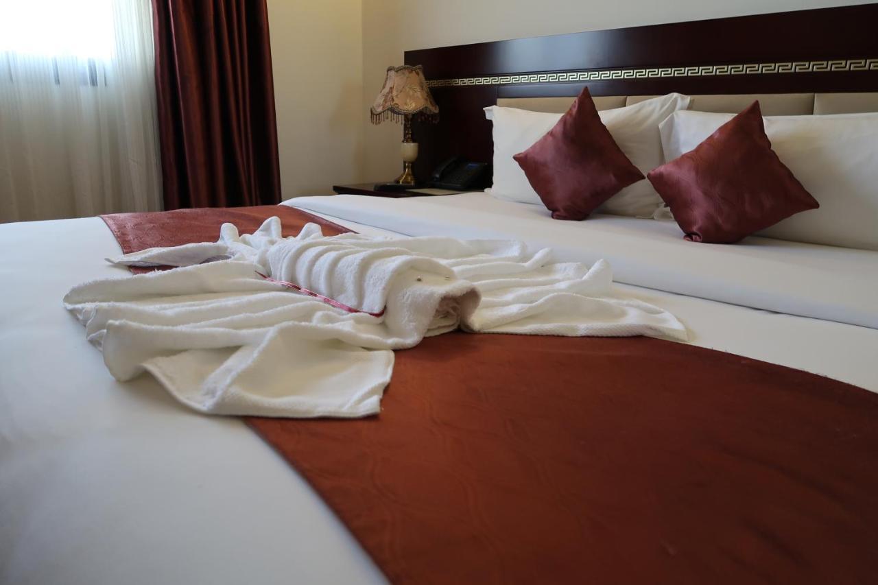 Boulevard Palace Hotel Monrovia Exterior photo