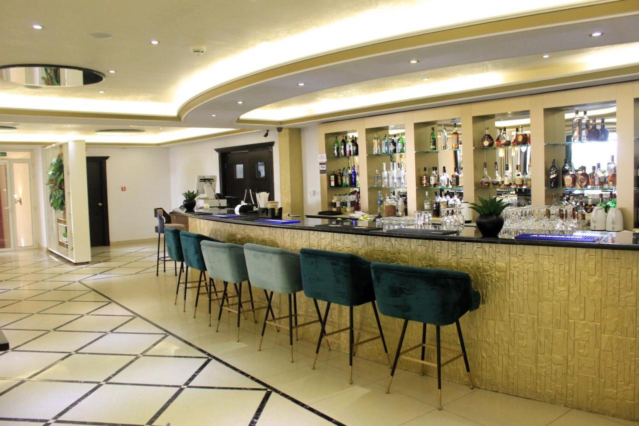 Boulevard Palace Hotel Monrovia Exterior photo