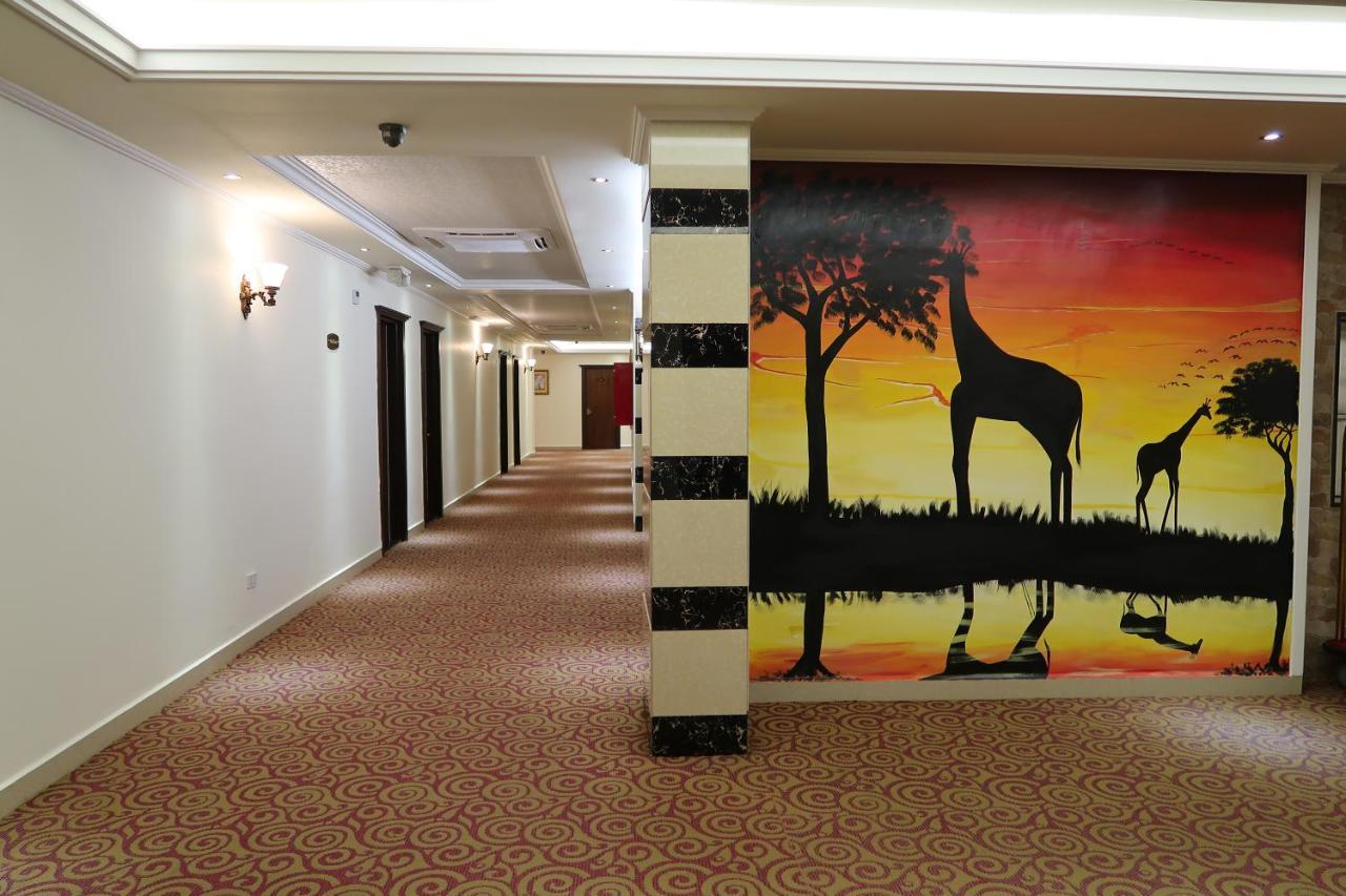 Boulevard Palace Hotel Monrovia Exterior photo