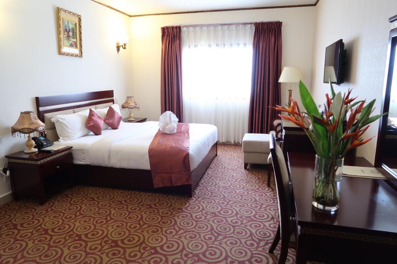 Boulevard Palace Hotel Monrovia Exterior photo